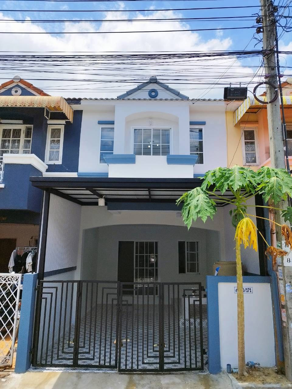 2-story townhouse for sale, KC Village 8, garden house, ready to move in, very beautiful. 2-story townhouse for sale, KC Village 8, garden house, ready to move in, very beautiful.