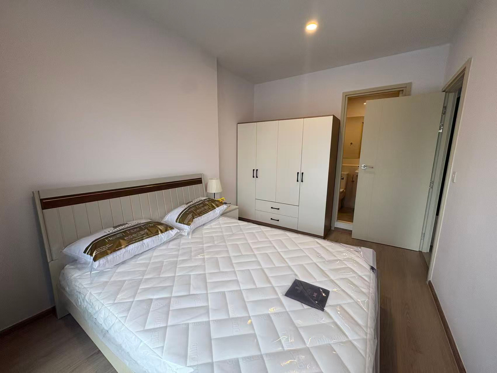 For Rent!!! | Life Asoke – Rama 4 |📍Prime Rama 4 location | Beautiful unit at a great price | Fully furnished and ready to move in immediately – รูปที่ 4