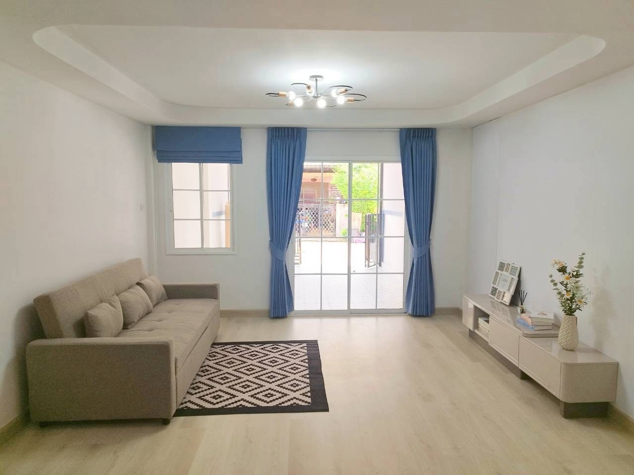 ขายทาวน์เฮ้าส์ 2 ชั้น ม. เคซี 8 บ้านสวนพร้อมอยู่ สวยมากๆ – รูปที่ 2