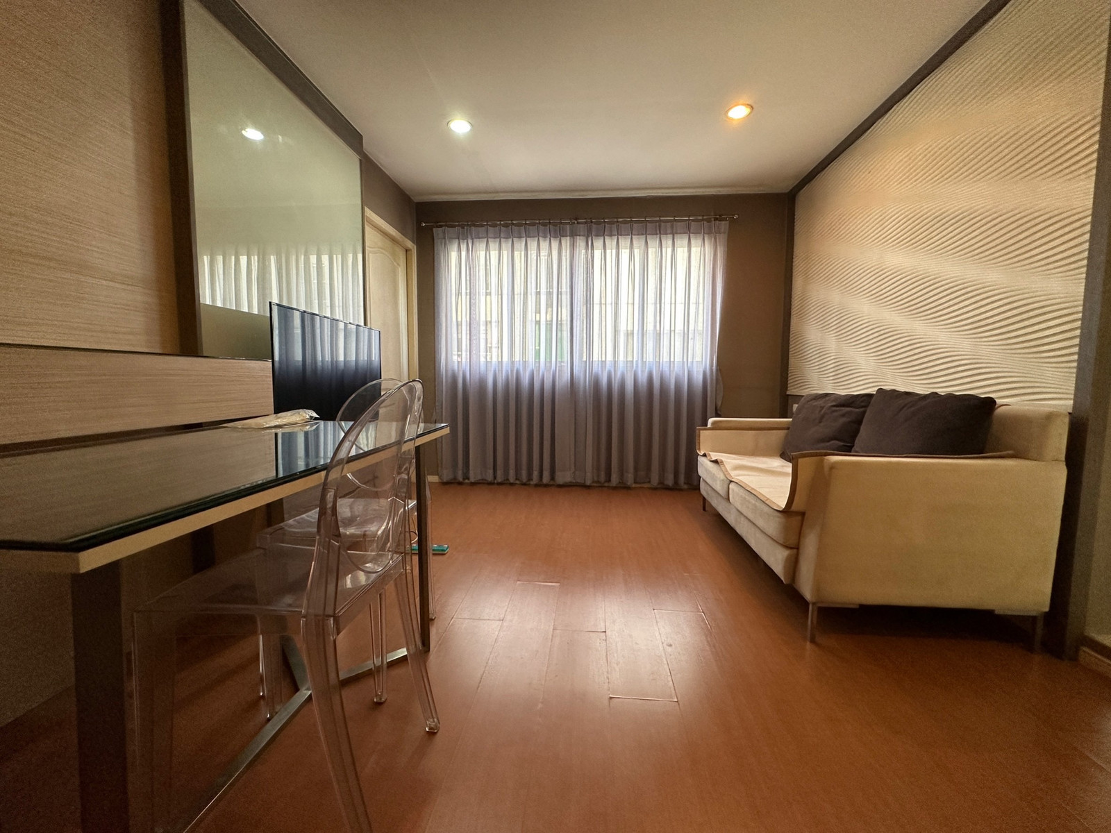 ให้เช่าห้องมุม  2 นอน 46 ตรม.  ลุมพินี คอนโดทาวน์ นิด้า-เสรีไทย 1 ใกล้นิด้า – รูปที่ 3