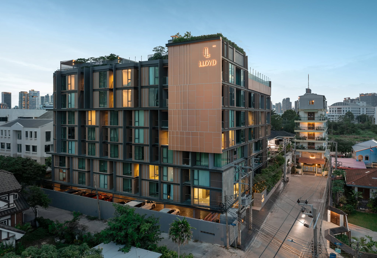 🔥🏢 LLOYD SOONVIJAI-THONGLOR| CONDO NEAR BANGKOK HOSPITAL — ONLY 86 M AWAY!