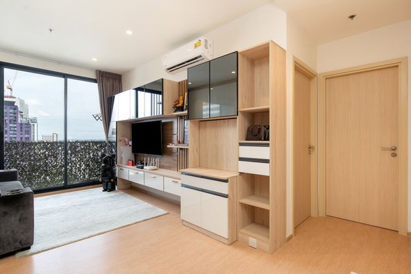 Condo for sale, MARU Ekkamai, 2 floors, 19th floor, corner room, beautiful view, good location, convenient travel, near BTS Ekkamai.