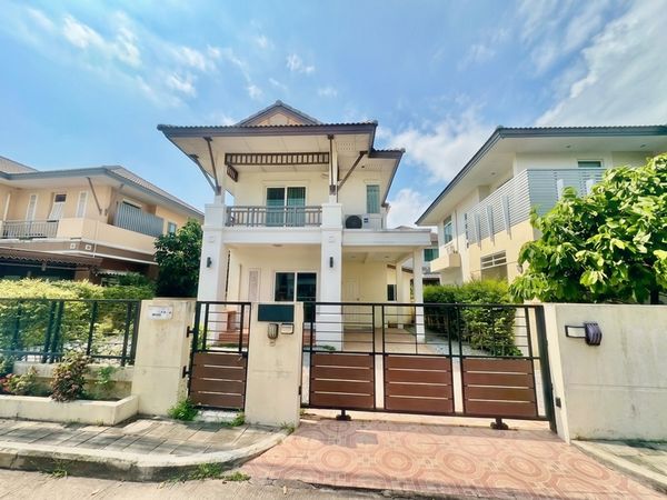 Single house for rent in Sriracha, Country Home Lake & Park, Nong Kham, Sriracha, near the motorway.