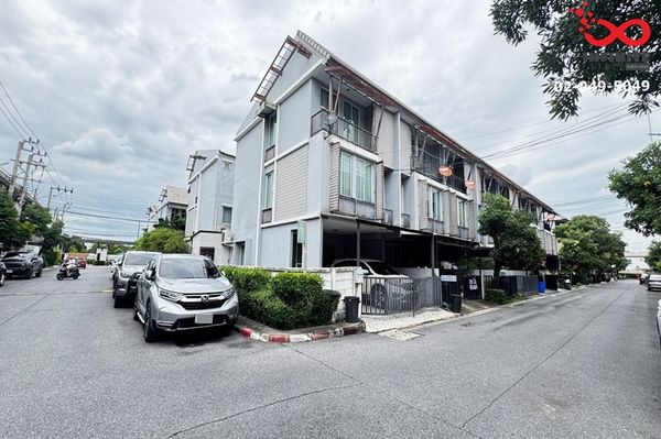 ขายทาวน์โฮม 3 ชั้น ม.อารียา เดลี่ เกษตร-นวมินทร์ ลาดปลาเค้า ทำเลดี อยู่ต้นโครงการ  