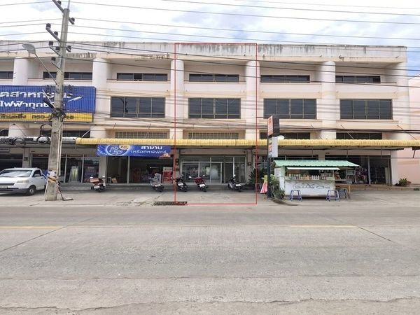 ขายอาคารพาณิชย์ 3 ชั้นครึ่ง ศรีราชา ใกล้แหลมฉบัง หน้าโรงงานเครือสหพัฒน์