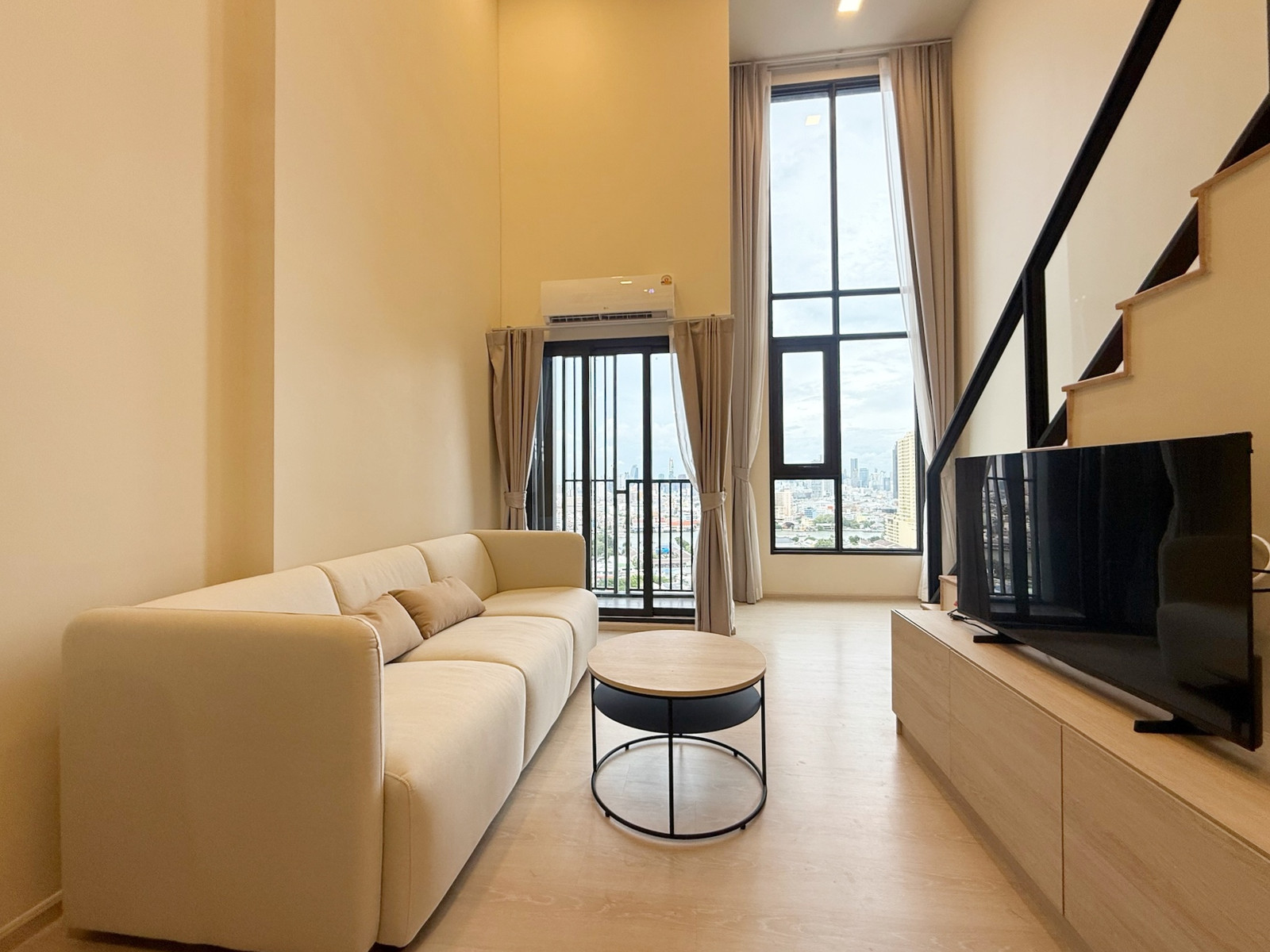 🖼️ Condo for rent Flo by sansiri (Duplex type) 🖼️ Condo for rent Flo by sansiri (Duplex type)