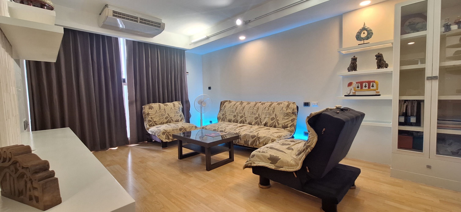 Room for rent, 2 bedrooms, 2 bathrooms Room for rent, 2 bedrooms, 2 bathrooms