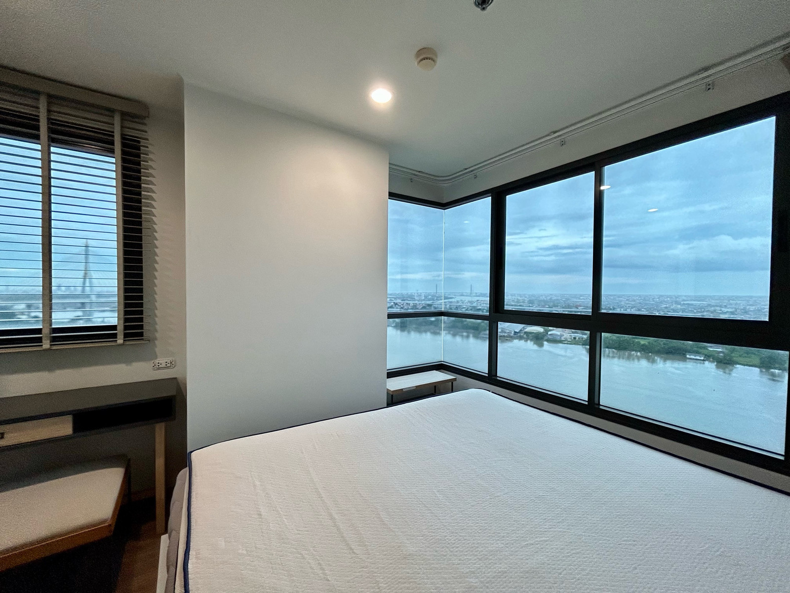 Condo for rent, resort style, Chao Phraya River view 𝐔 𝐃𝐞𝐥𝐢𝐠𝐡𝐭 𝐑𝐞𝐬𝐢𝐝𝐞𝐧𝐜𝐞 Price 𝟐𝟕,𝟎𝟎𝟎 baht Condo amenities - Swimming pool Condo for rent, resort style, Chao Phraya River view 𝐔 𝐃𝐞𝐥𝐢𝐠𝐡𝐭 𝐑𝐞𝐬𝐢𝐝𝐞𝐧𝐜𝐞 Price 𝟐𝟕,𝟎𝟎𝟎 baht Condo amenities - Swimming pool
