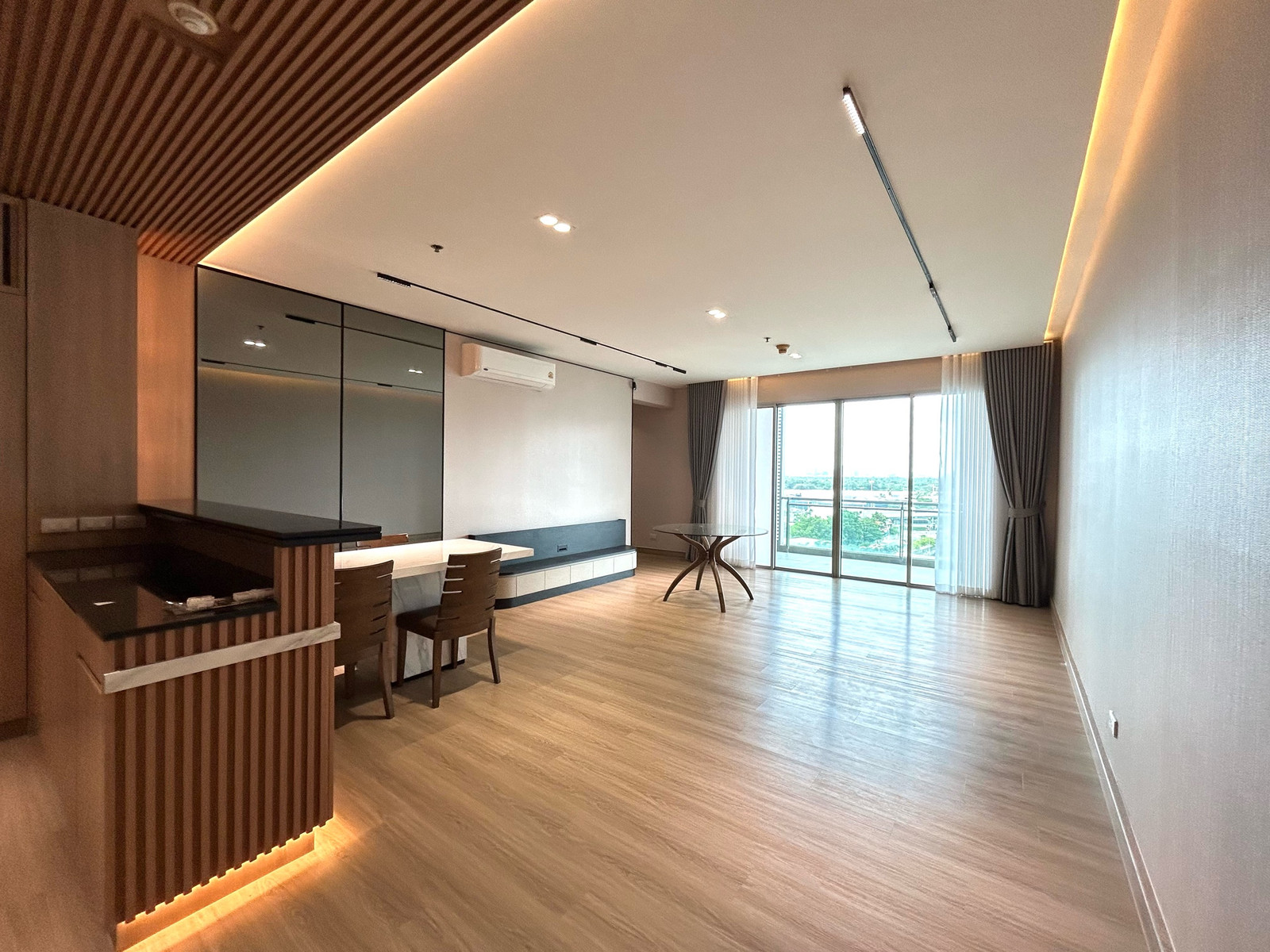 Condo for sale 𝐓𝐡𝐞 𝐒𝐭𝐚𝐫 𝐄𝐬𝐭𝐚𝐭𝐞 @ Narathiwat, next to Narathiwat Road. Opposite Tawandang Brewery, there is 𝐁𝐑𝐓 passing in front of the project, convenient travel, near Sathorn, near 𝐊𝐢𝐧𝐠’𝐬 𝐂𝐨𝐥𝐥𝐞𝐠𝐞 school. Central Rama IX and Central Phra Racha