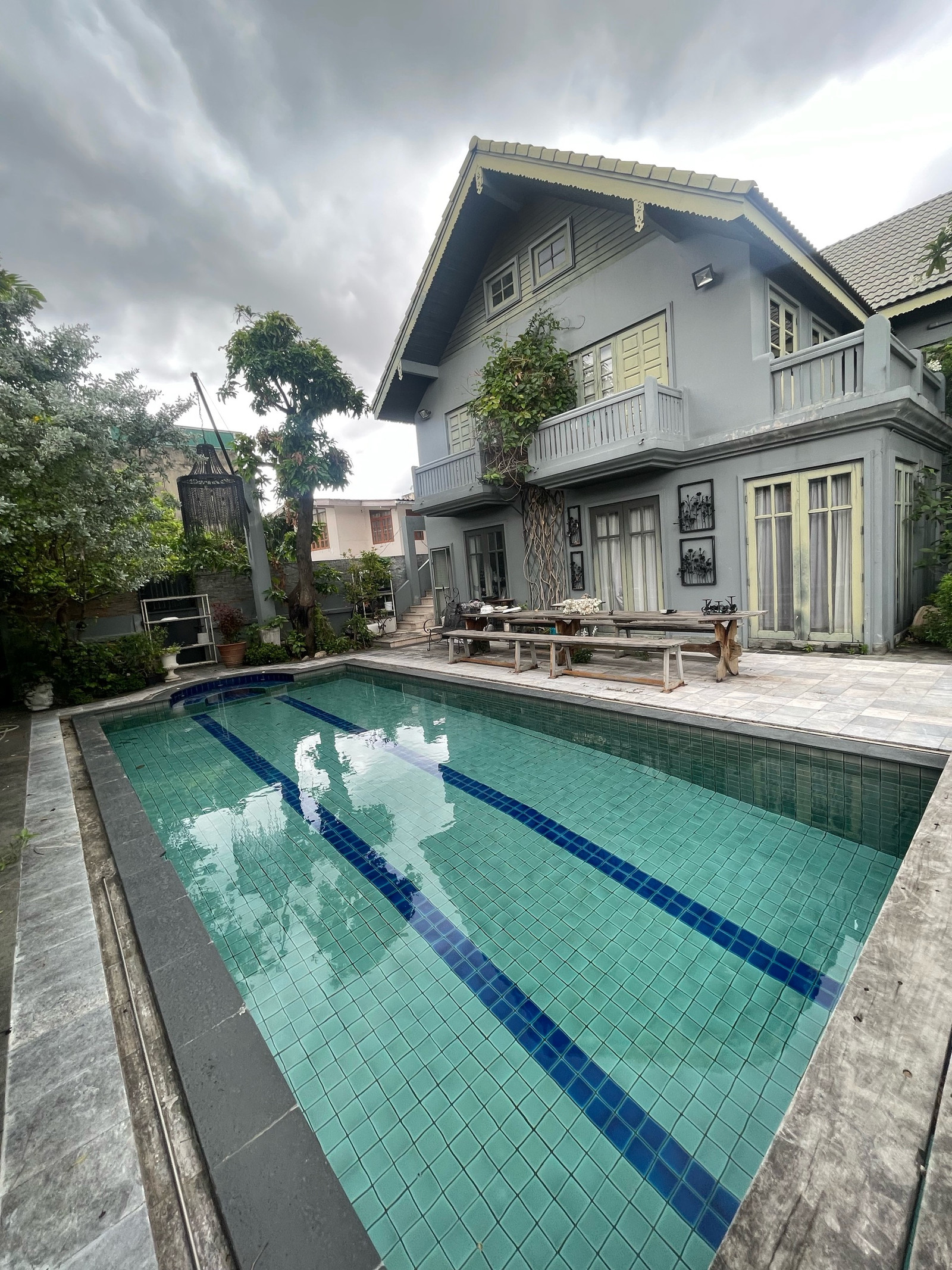 Single house for sale, English style, location: Sutthisan Road, Soi Inthamara 22. Single house for sale, English style, location: Sutthisan Road, Soi Inthamara 22.