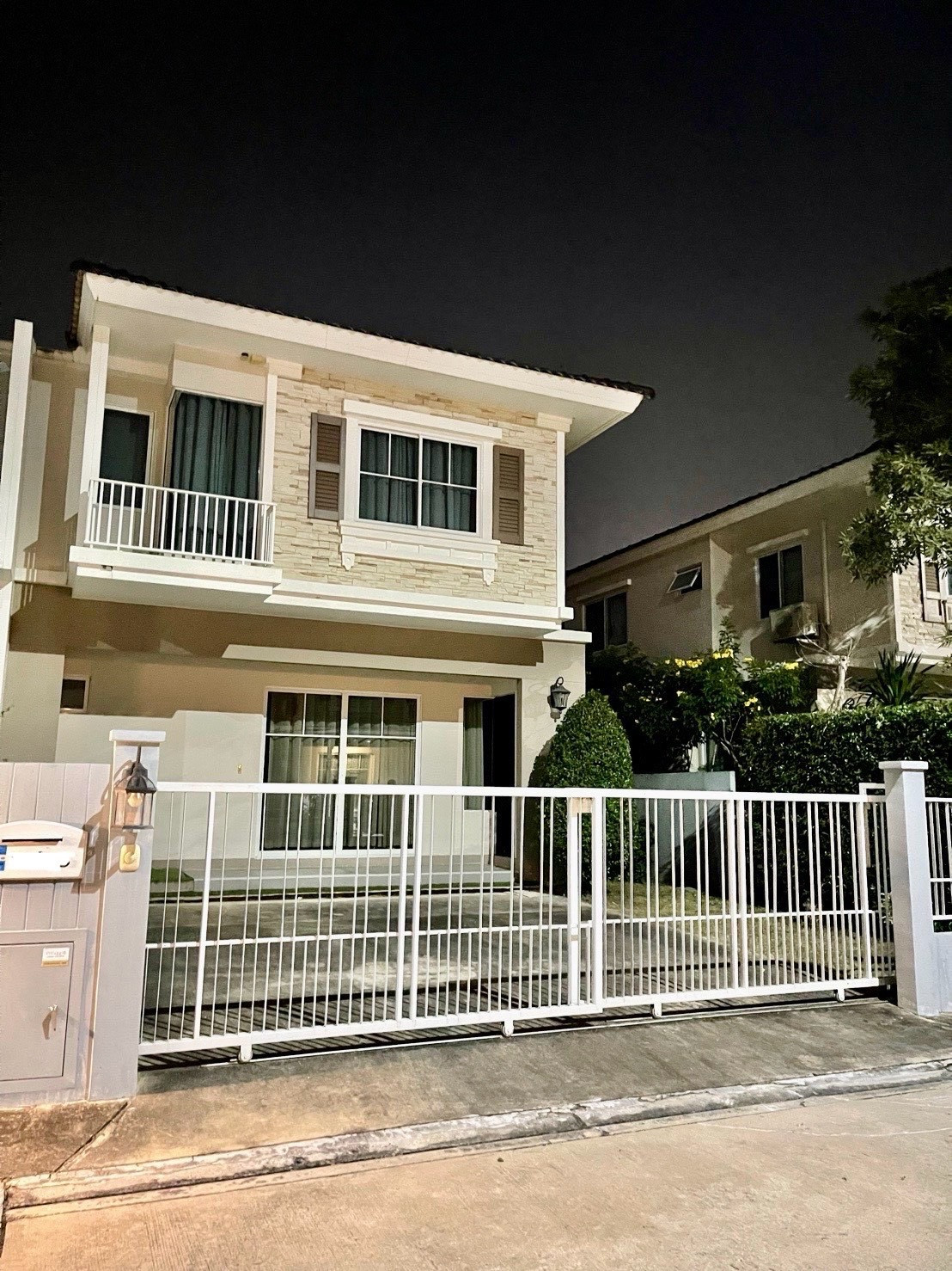 House for rent, Villagio Bangna Thepharak, Soi Jongsiri, Bang Phli, ready to move in. If interested, contact 082-3223695. House for rent, Villagio Bangna Thepharak, Soi Jongsiri, Bang Phli, ready to move in. If interested, contact 082-3223695.