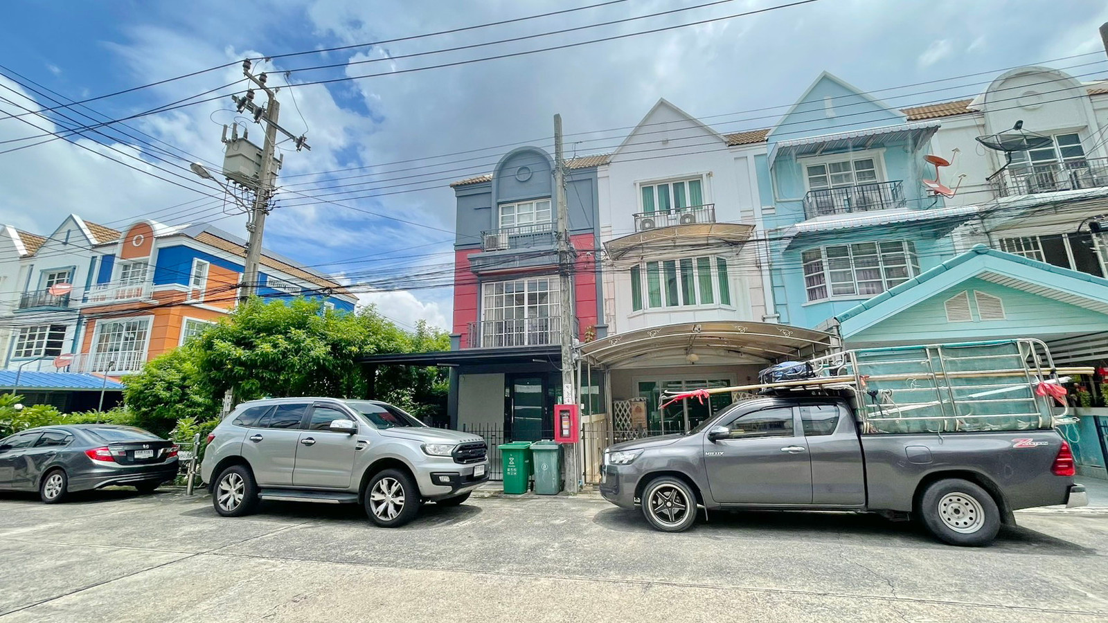 ให้เช่า Home office 3 ชั้น มี Air ทุกห้อง ซอยลาดพร้าววังหิน 34 ให้เช่า Home office 3 ชั้น มี Air ทุกห้อง ซอยลาดพร้าววังหิน 34
