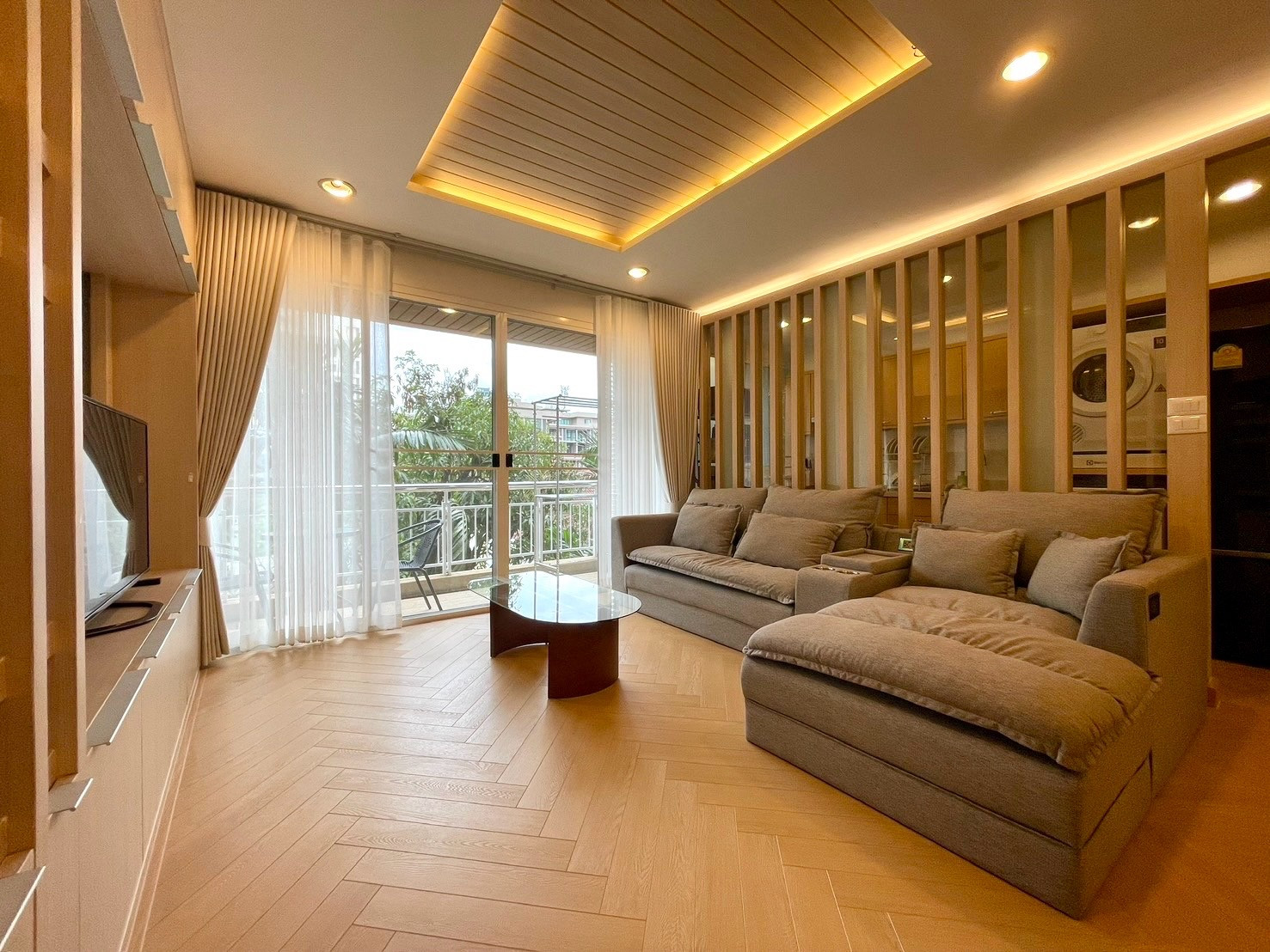 🏡✨ SPACIOUS CORNER 2BR IN 📍PHROM PHONG | 103 SQ.M. | SHUTTLE SERVICE | 50K/MONTH ✨ 🏡✨ SPACIOUS CORNER 2BR IN 📍PHROM PHONG | 103 SQ.M. | SHUTTLE SERVICE | 50K/MONTH ✨