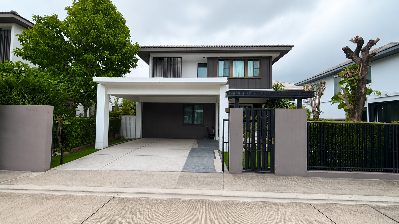 Single house for rent Manthana Village, Bangna KM 7 Single house for rent Manthana Village, Bangna KM 7