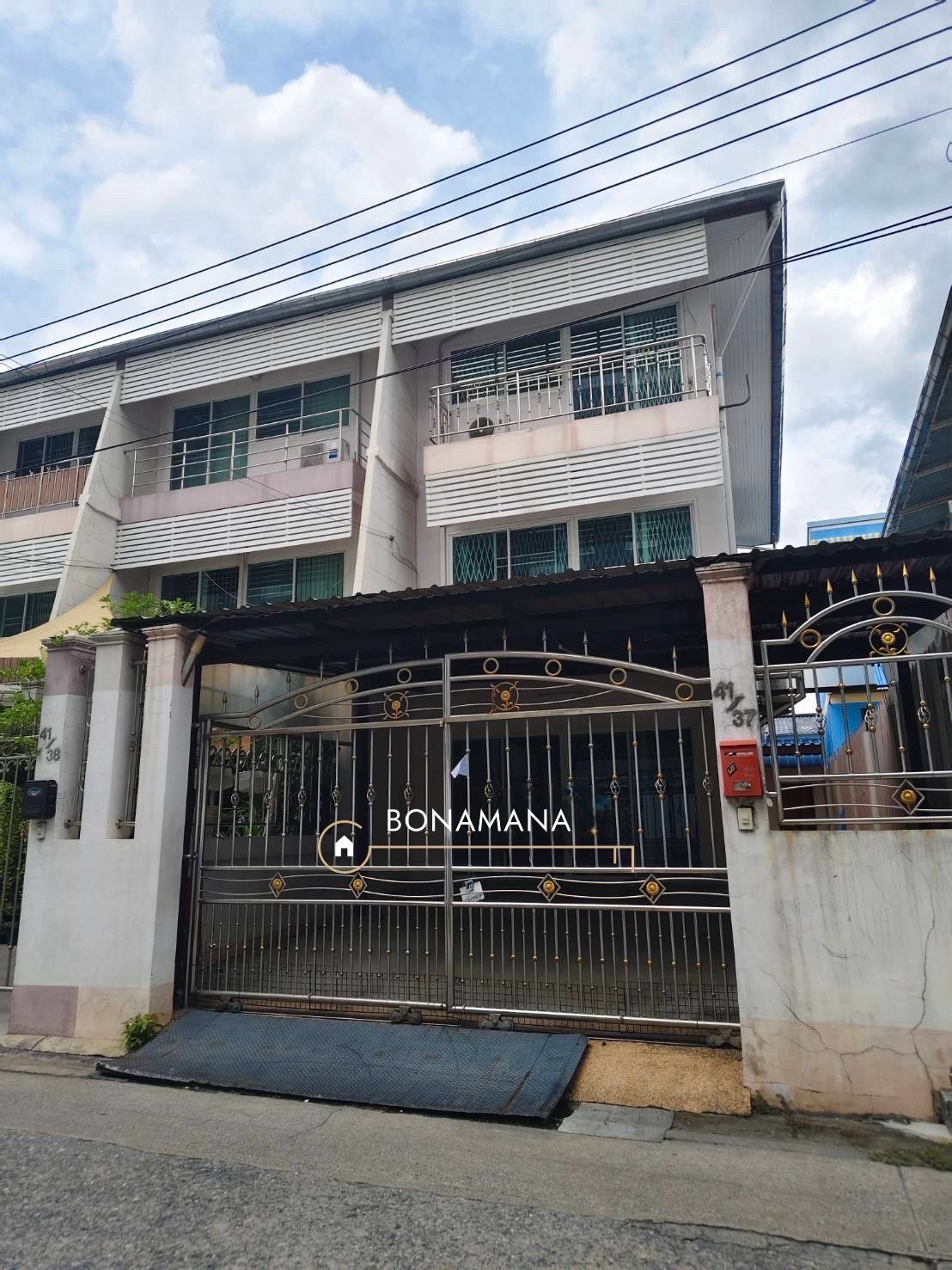 ให้เช่า ทาวน์โฮม วิภาวดี 16 (โชคชัยร่วมมิตร) (MRT รัชดาภิเษก 1.3km) ให้เช่า ทาวน์โฮม วิภาวดี 16 (โชคชัยร่วมมิตร) (MRT รัชดาภิเษก 1.3km)