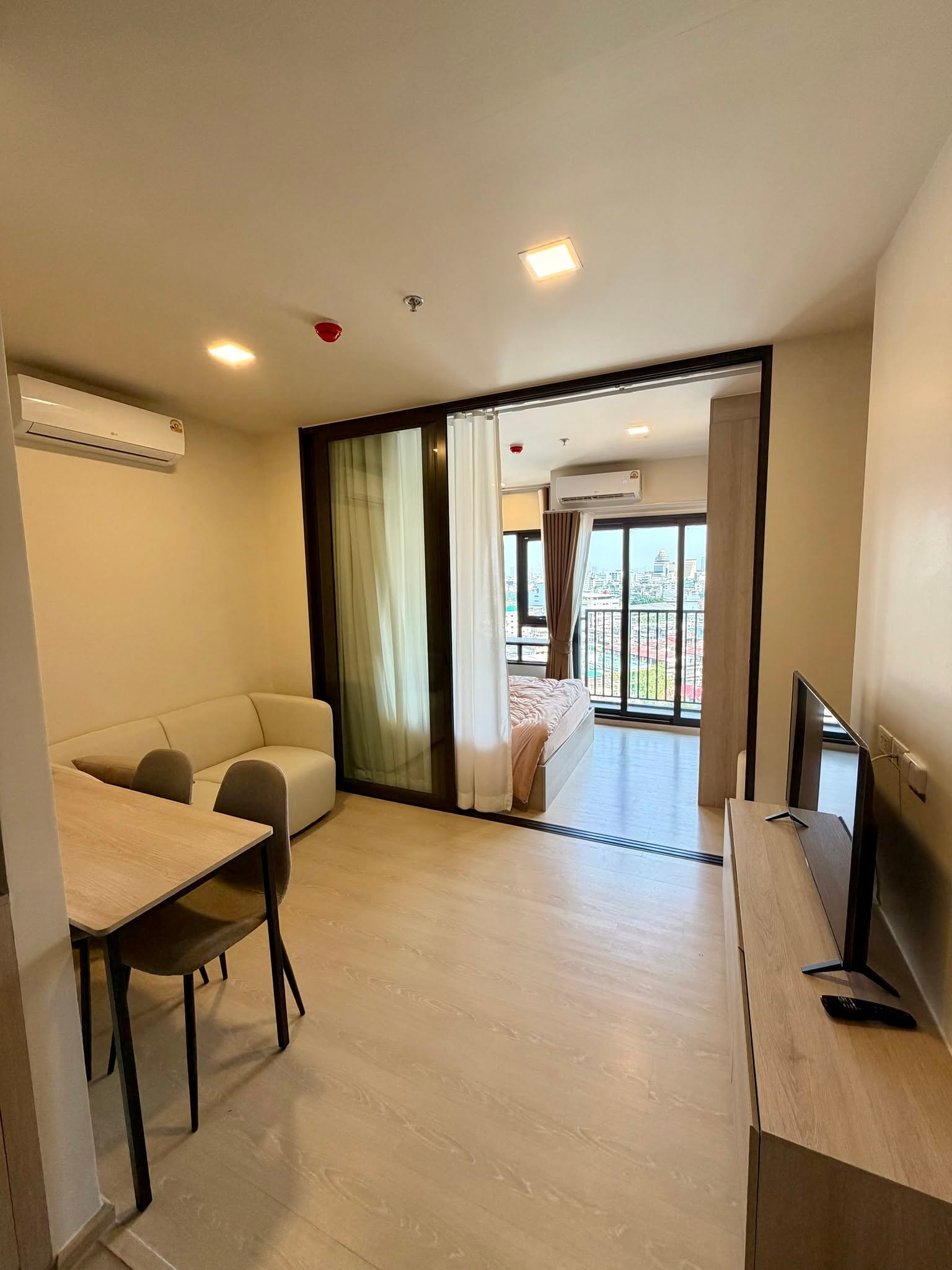 For rent FLO by Sansiri  ตกแต่งครบ พร้อมเข้าอยู่ ใกล้ BTS Khlong San -RW008366 – รูปที่ 4