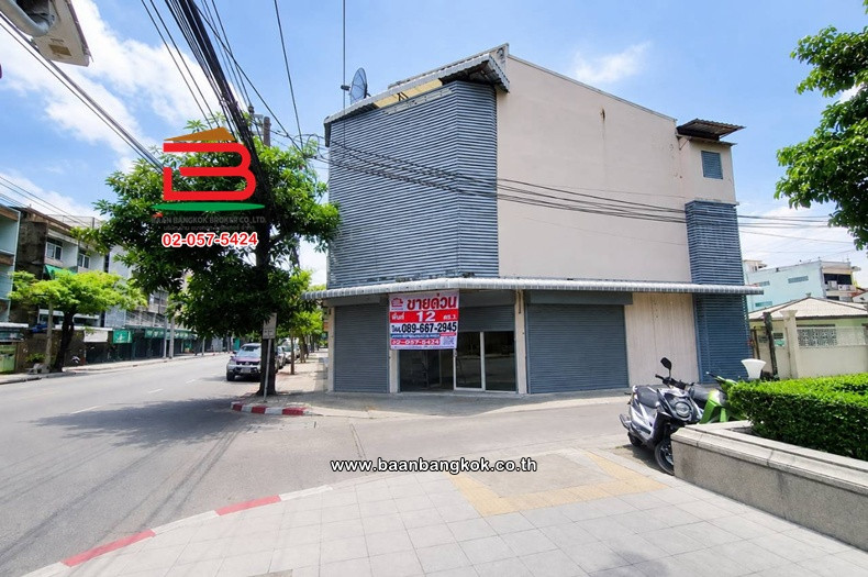 อาคารพาณิชย์ 3 ชั้น (หลังมุม) เนื้อที่ 12 ตร.ว. ปากซอยองครักษ์ 4 ถนนอำนวยสงคราม แขวงถนนนครไชยศรี เขตดุสิต อาคารพาณิชย์ 3 ชั้น (หลังมุม) เนื้อที่ 12 ตร.ว. ปากซอยองครักษ์ 4 ถนนอำนวยสงคราม แขวงถนนนครไชยศรี เขตดุสิต