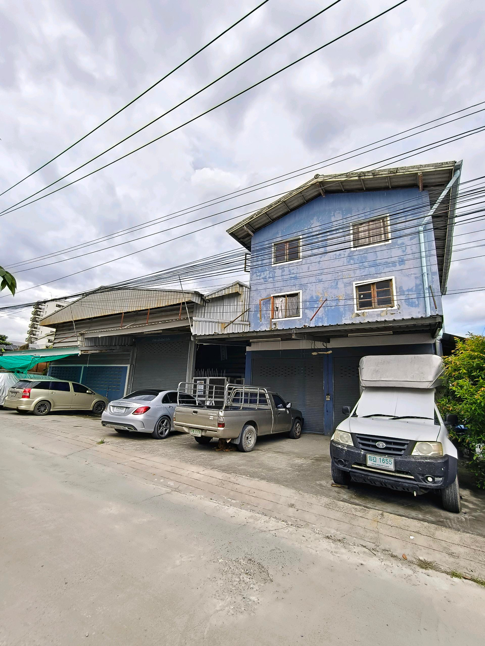 🔥 50,000 baht! Get a warehouse + office of 1,200 sq m. in On Nut 📍 On Nut 70, Intersection 7-1, Prawet District 🏭 Area approximately 1,200 sq m. 💰 Rent only 50,000 baht/month 🔥 50,000 baht! Get a warehouse + office of 1,200 sq m. in On Nut 📍 On Nut 70, Intersection 7-1, Prawet District 🏭 Area approximately 1,200 sq m. 💰 Rent only 50,000 baht/month