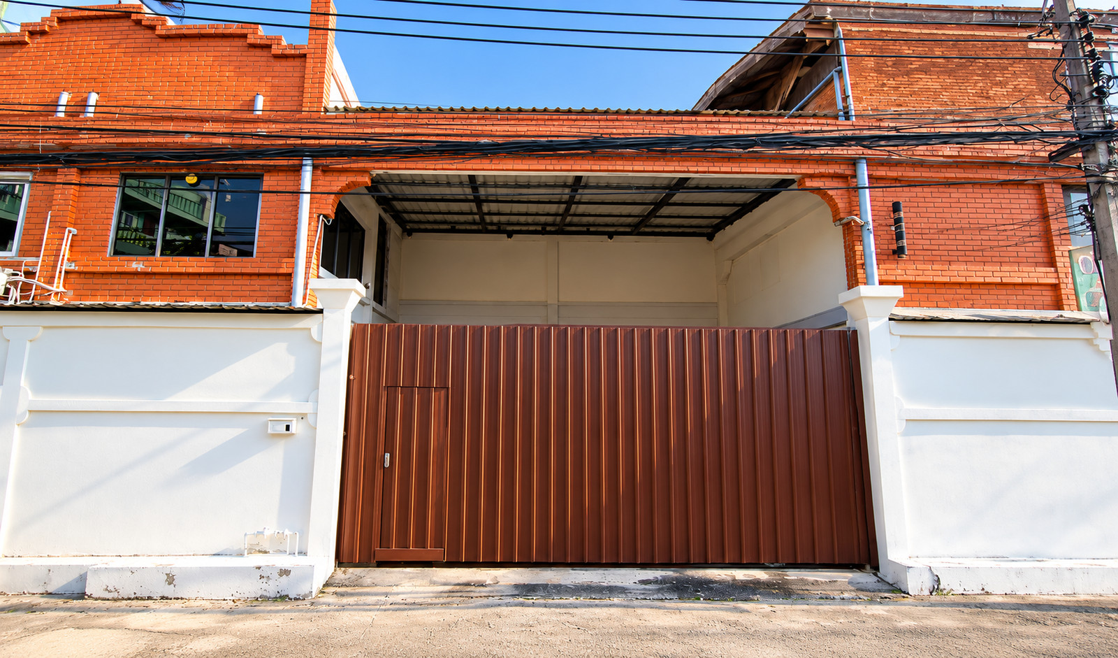 3-story detached house for sale, Sukhumvit 103/1, near BTS Punnawithi, good location, ready to move in.
