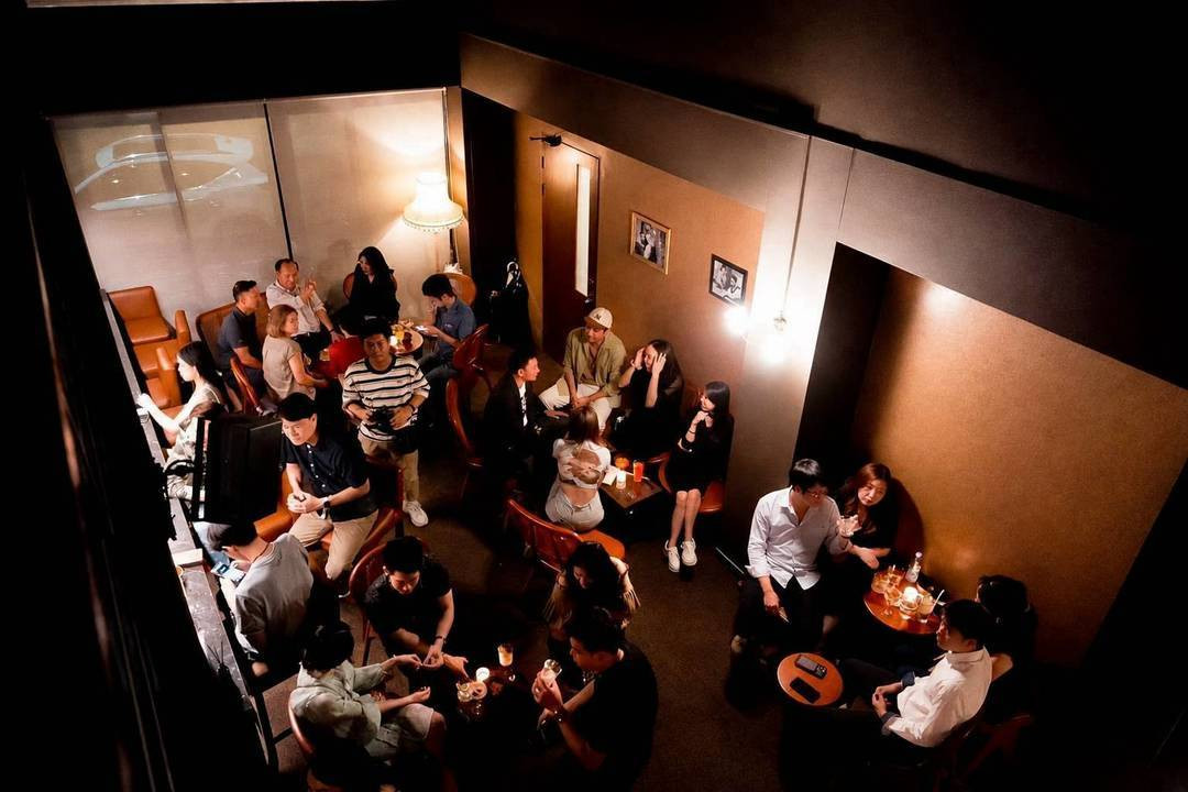 🔥 ให้เช่าร้าน 2 ชั้น ติดถนนสุรวงศ์ | 70 ตร.ม. | 70,000 บาท/เดือน 🔥 Tel. 084-694-8888 ย่านสุรวงศ์ สีลม บาร์ ร้านเหล้า – รูปที่ 2