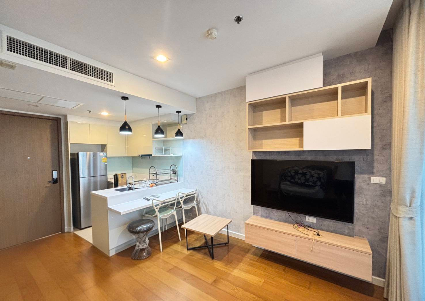 () Fully Furnish Room for rent @ The Bright Wongwian Yai