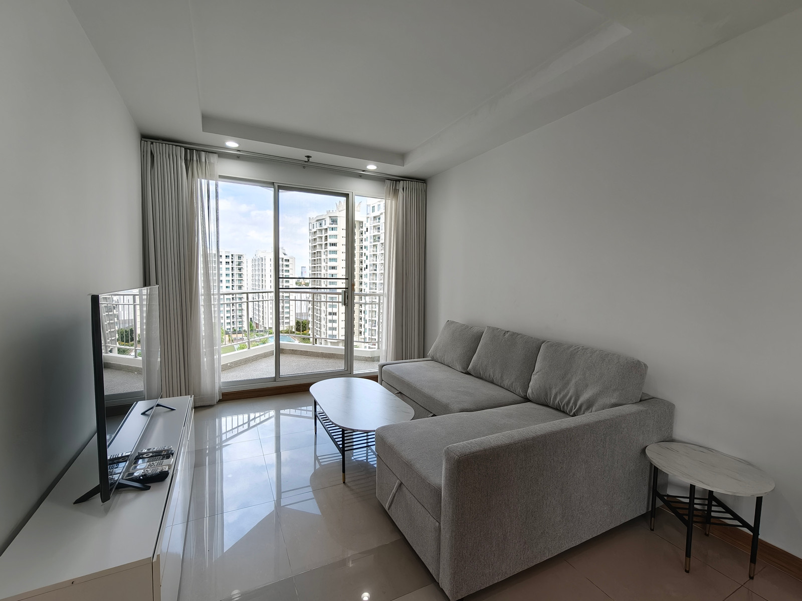For rent: Supalai Wellington, 2 bedrooms, spacious room, beautiful, clean, good view.