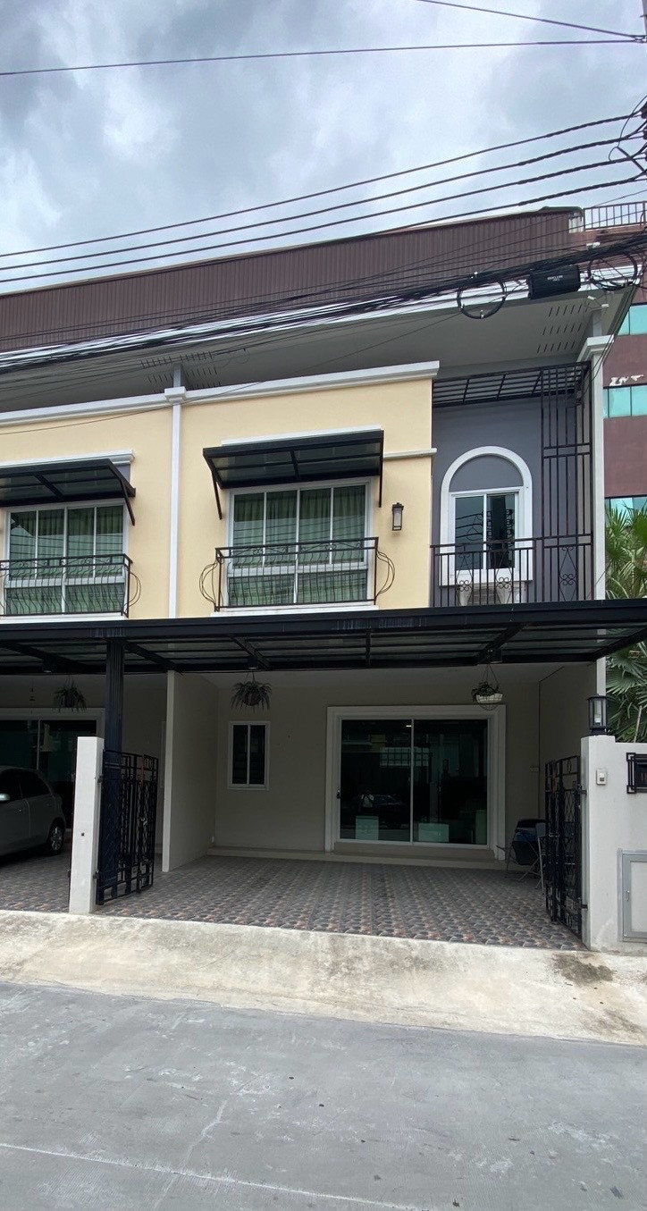 เดอะเวโรน่า พระราม 9-กรุงเทพกรีฑาตัดใหม่ -ใกล้สนามบินสุวรรณภูมิ    