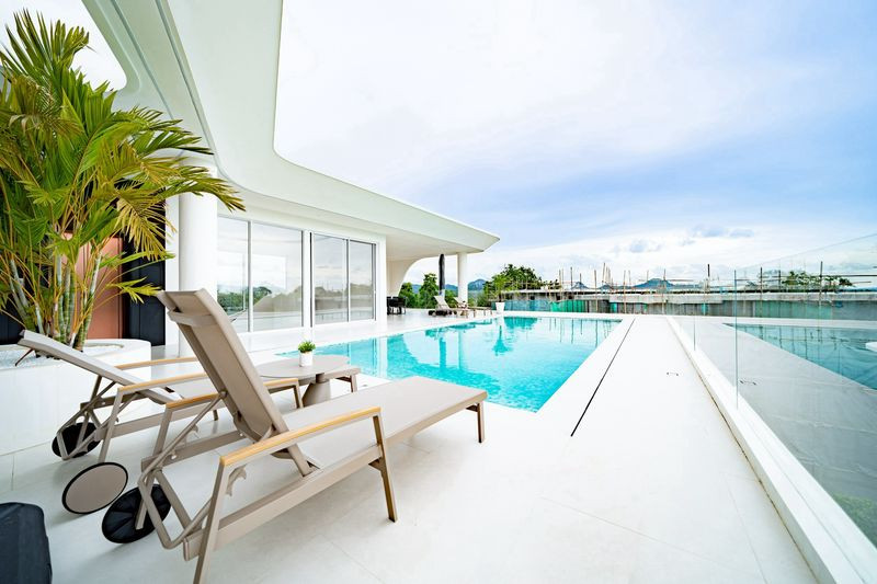 Luxury Pool Villa 6 ห้องนอน | สระ Infinity Pool พร้อมวิวแลนด์มาร์กพัทยา