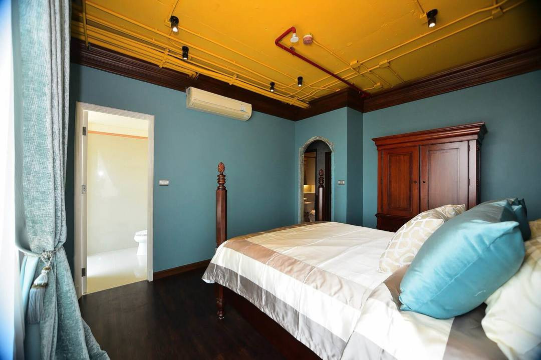 • Industrial Lofts • Aguston 22 • 3 Bed 3 Bath • 137 Sqm. • 99,000 • Line ID : Vassily • Industrial Lofts • Aguston 22 • 3 Bed 3 Bath • 137 Sqm. • 99,000 • Line ID : Vassily