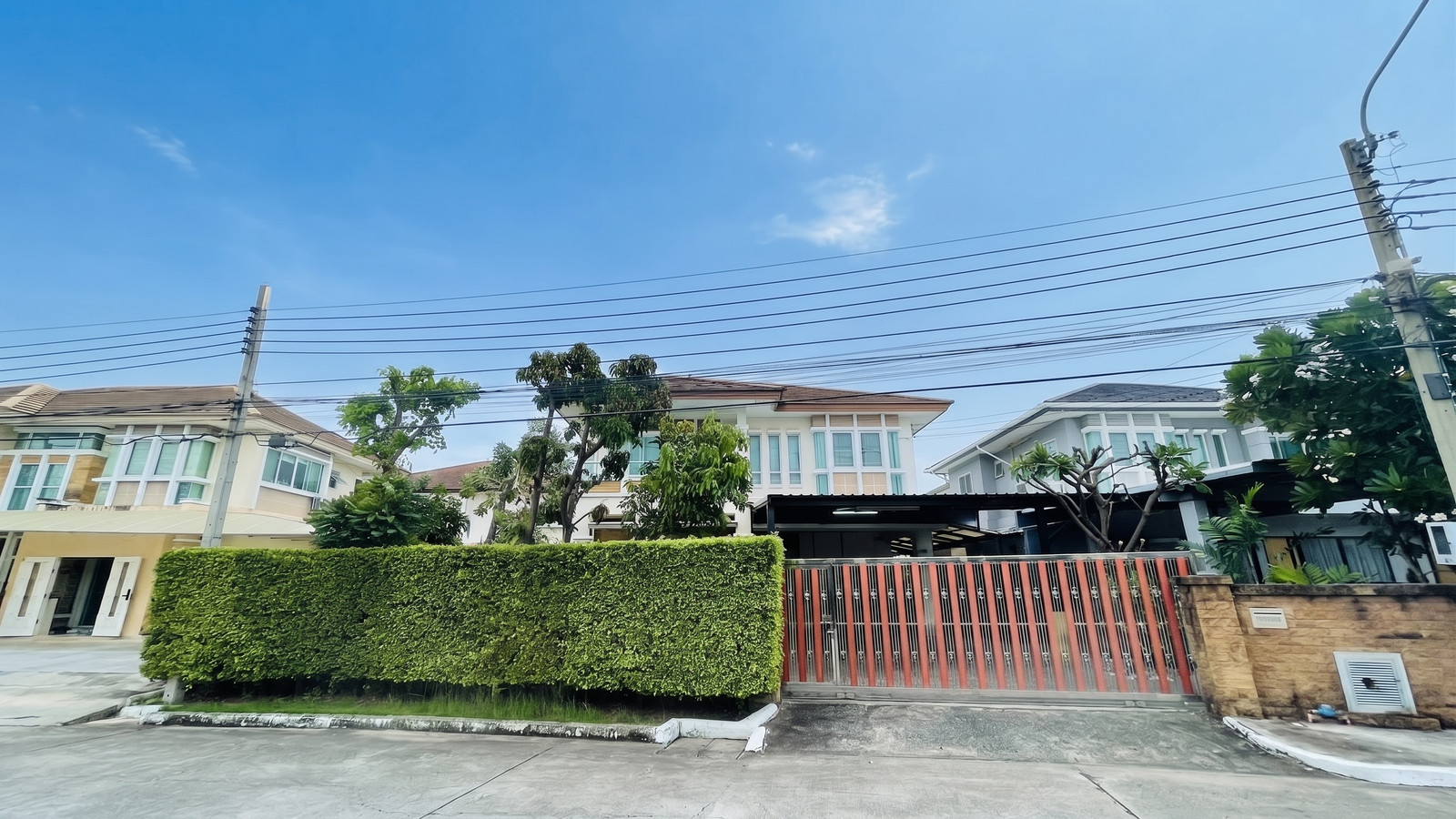บ้านเดี่ยว หลังใหญ่ ใกล้ถนนศรีนครินทร์ไม่ถึง 10 ล้าน เลอนีโอ 2 ใกล้ห้าง ใกล้ทางด่วน ใกล้ถนนศรีนครินทร์ บ้านเดี่ยว หลังใหญ่ ใกล้ถนนศรีนครินทร์ไม่ถึง 10 ล้าน เลอนีโอ 2 ใกล้ห้าง ใกล้ทางด่วน ใกล้ถนนศรีนครินทร์
