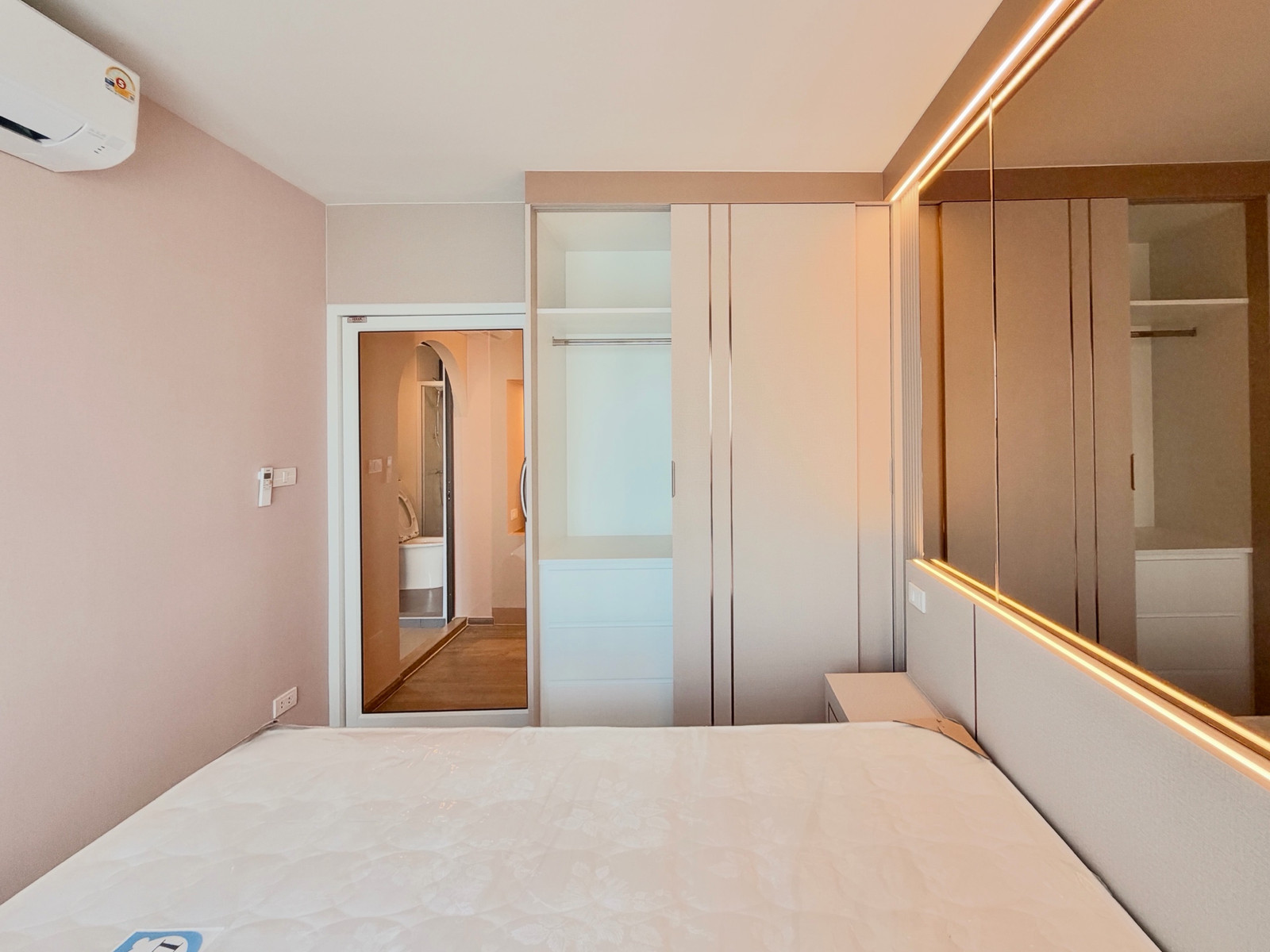 🏙️ ให้เช่า Regent Home Wutthakat  พร้อมอยู่ ใกล้ bts วุฒากาศ 180 เมตร l กั้นครัว มีเตาไฟฟ้า ที่ดูดควัน – รูปที่ 2