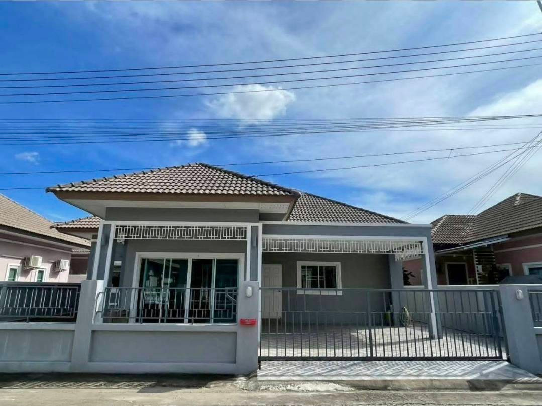 Single house for sale, Sensiri Home Sukhumvit-J-Intersection, near the market, J-Intersection, just 1 minute.
