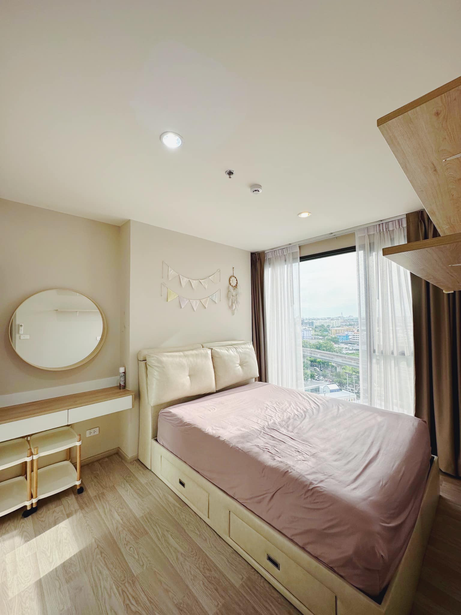 P-48932 ให้เช่า Ideo Mobi Sukhumvit East Point (ไอดีโอ โมบิ สุขุมวิท อีสต์พอยท์) | 1 ห้องนอน 1 ห้องน้ำ | 39 ตร.ม. | ชั้น 11 อาคาร B | วิวเมือง | เฟอร์นิเจอร์ครบ | 18,000 บาท/เดือน 📞 Line ID: @easythaihome | 085-592-2897 P-48932 ให้เช่า Ideo Mobi Sukhumvit East Point (ไอดีโอ โมบิ สุขุมวิท อีสต์พอยท์) | 1 ห้องนอน 1 ห้องน้ำ | 39 ตร.ม. | ชั้น 11 อาคาร B | วิวเมือง | เฟอร์นิเจอร์ครบ | 18,000 บาท/เดือน 📞 Line ID: @easythaihome | 085-592-2897