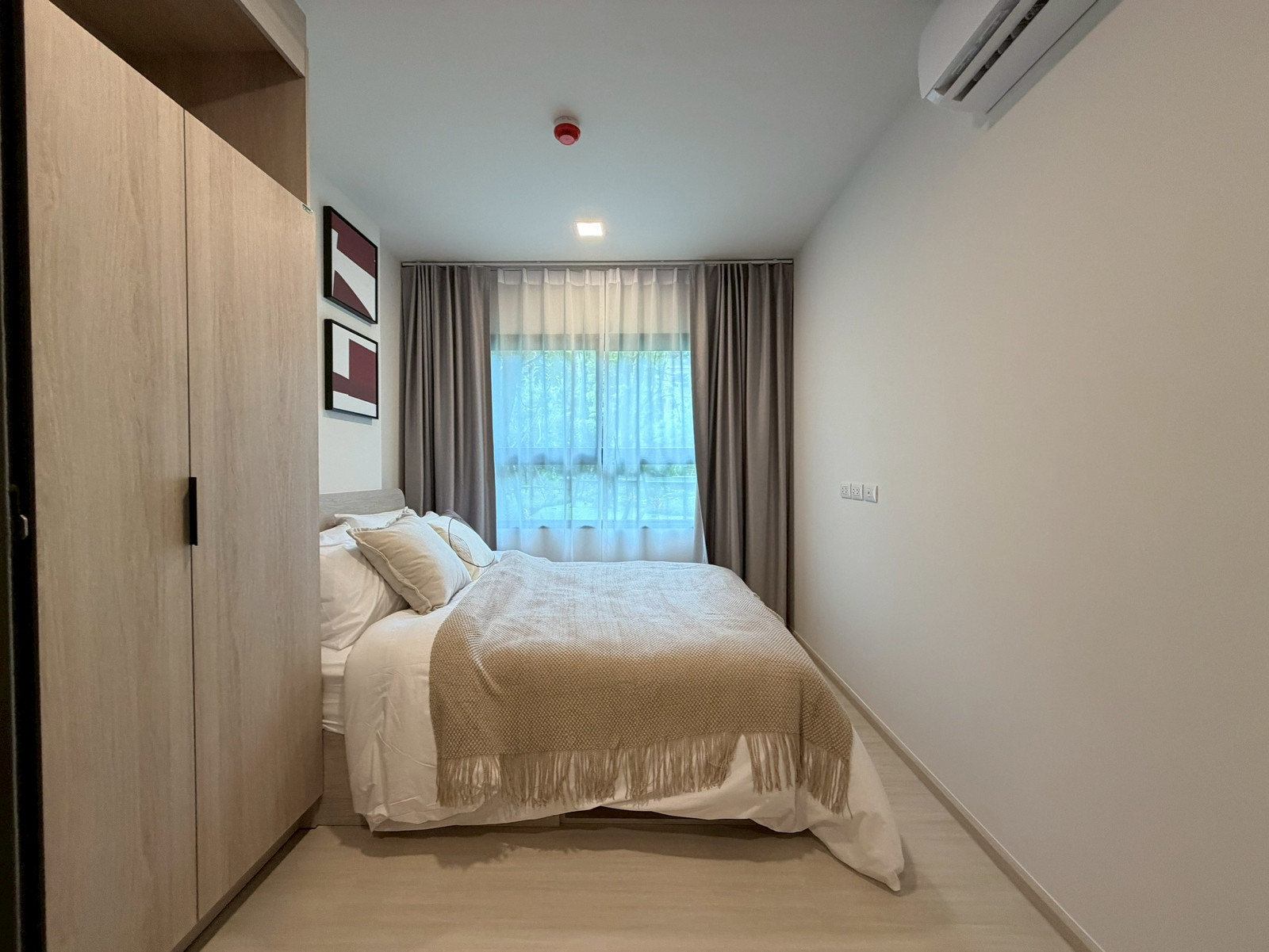 dcondo Kiri (dcondo Kiri), location that meets the needs of city life, near MRT Bang Khun Non, easy connection to Siriraj-Pinklao, starting at 1.89 million baht. Call 065-4496399 Line: @wsrcondo