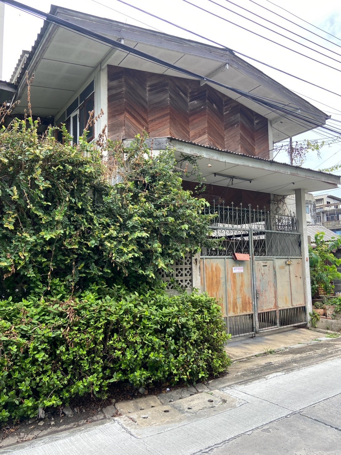 ที่ดินพหลโยธิน 52 พร้อมสิ่งปลูกสร้าง ทำเลใกล้ BTS สะพานใหม่ เชื่อมต่อวิภาวดีและเส้นทางหลักได้สะดวก ที่ดินพหลโยธิน 52 พร้อมสิ่งปลูกสร้าง ทำเลใกล้ BTS สะพานใหม่ เชื่อมต่อวิภาวดีและเส้นทางหลักได้สะดวก
