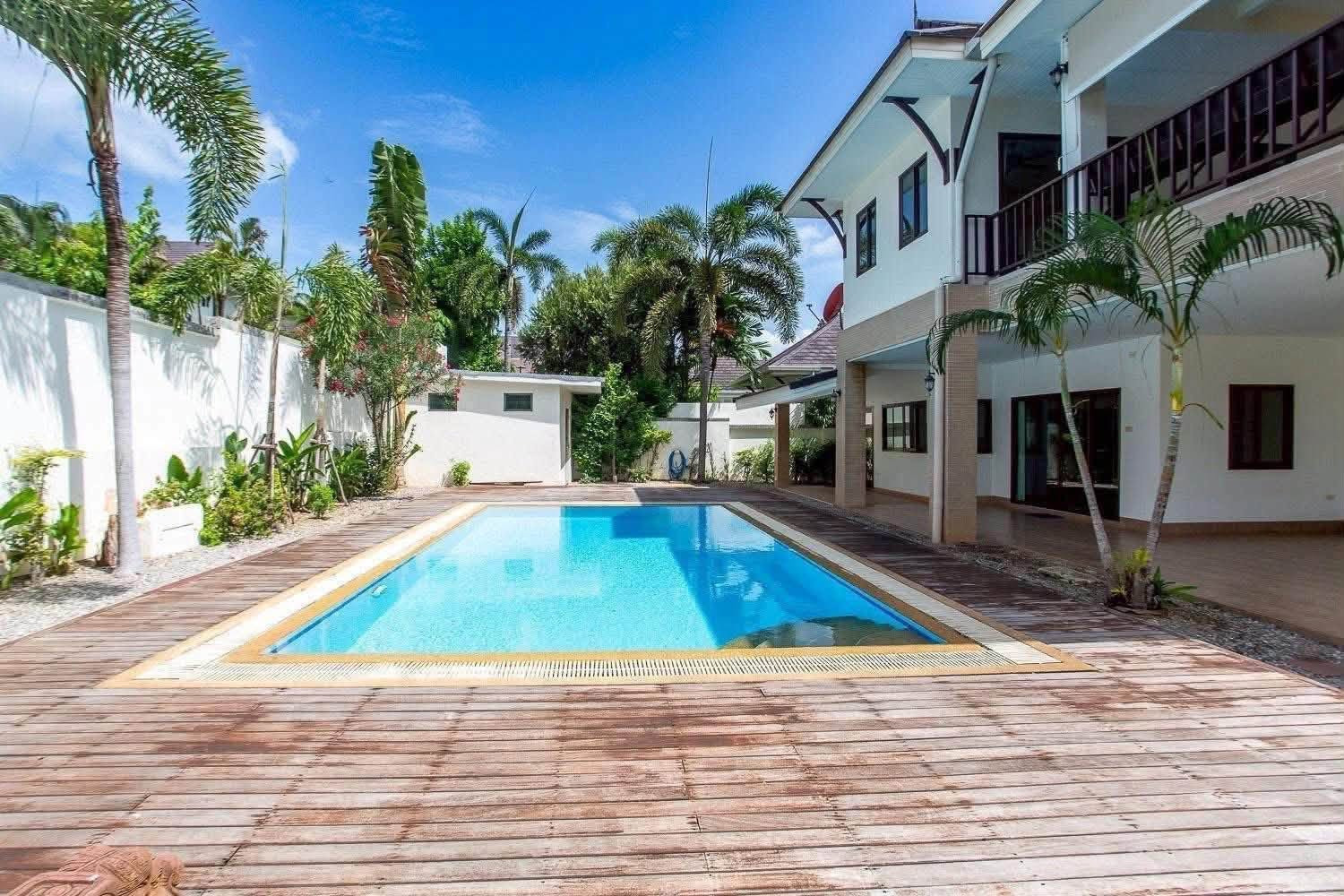 Spacious Family Retreat บนที่ดินแปลงคู่หายาก เขาเต่า (หัวหิน ซอย 156) Spacious Family Retreat บนที่ดินแปลงคู่หายาก เขาเต่า (หัวหิน ซอย 156)