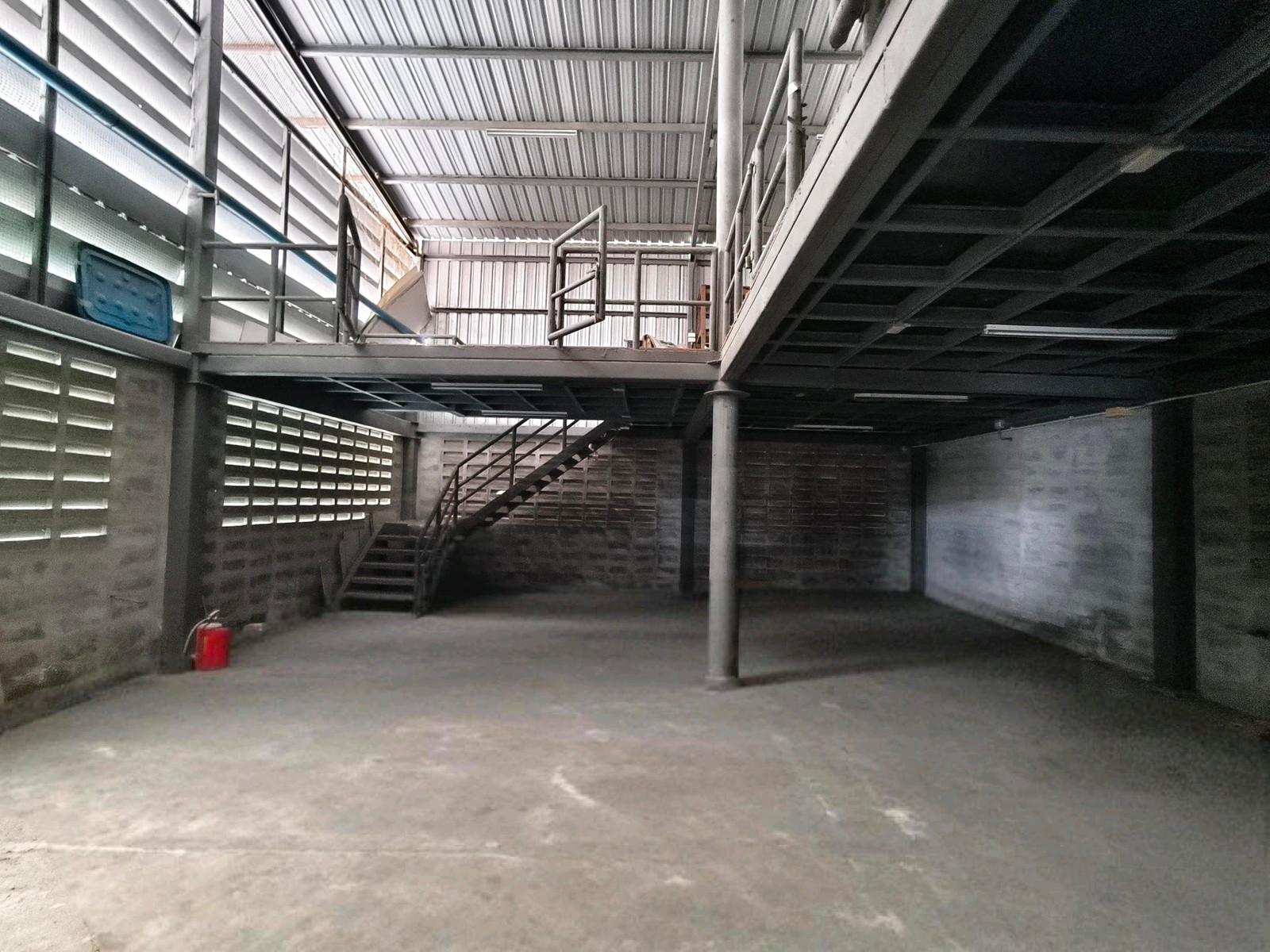 🔥 50,000 baht! Get a warehouse + office of 1,200 sq m. in On Nut 📍 On Nut 70, Intersection 7-1, Prawet District 🏭 Area approximately 1,200 sq m. 💰 Rent only 50,000 baht/month – รูปที่ 4