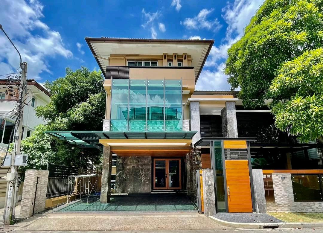 ขายบ้าน แกรนด์ บางกอก บูเลอวาร์ด เกษตร-นวมินทร์ บ้านหรู หลังริม 82.3 ตร.ว. น่าอยู่ ที่สุดของทำเลทอง ขายบ้าน แกรนด์ บางกอก บูเลอวาร์ด เกษตร-นวมินทร์ บ้านหรู หลังริม 82.3 ตร.ว. น่าอยู่ ที่สุดของทำเลทอง