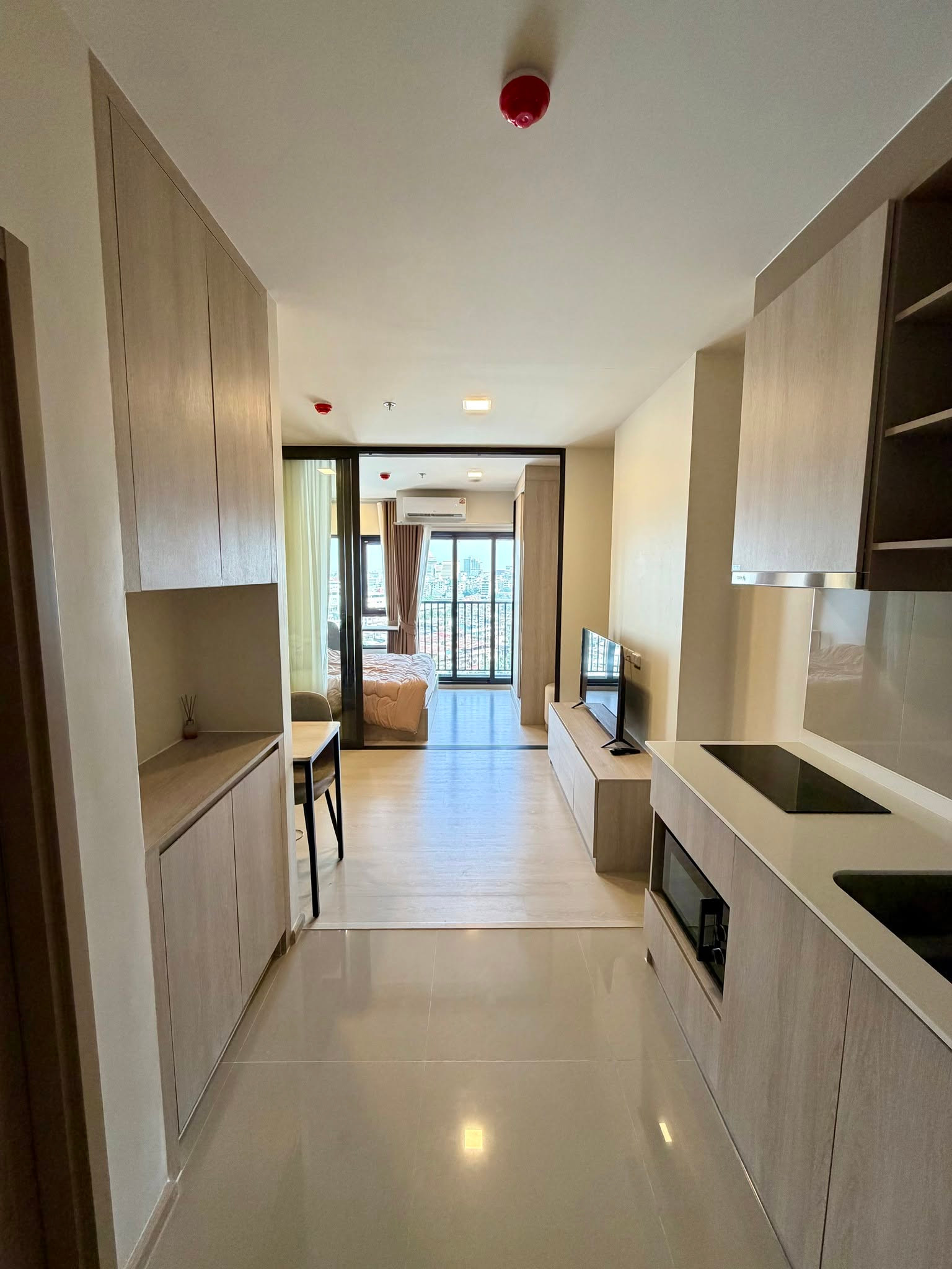 For rent FLO by Sansiri  ตกแต่งครบ พร้อมเข้าอยู่ ใกล้ BTS Khlong San -RW008366 – รูปที่ 3