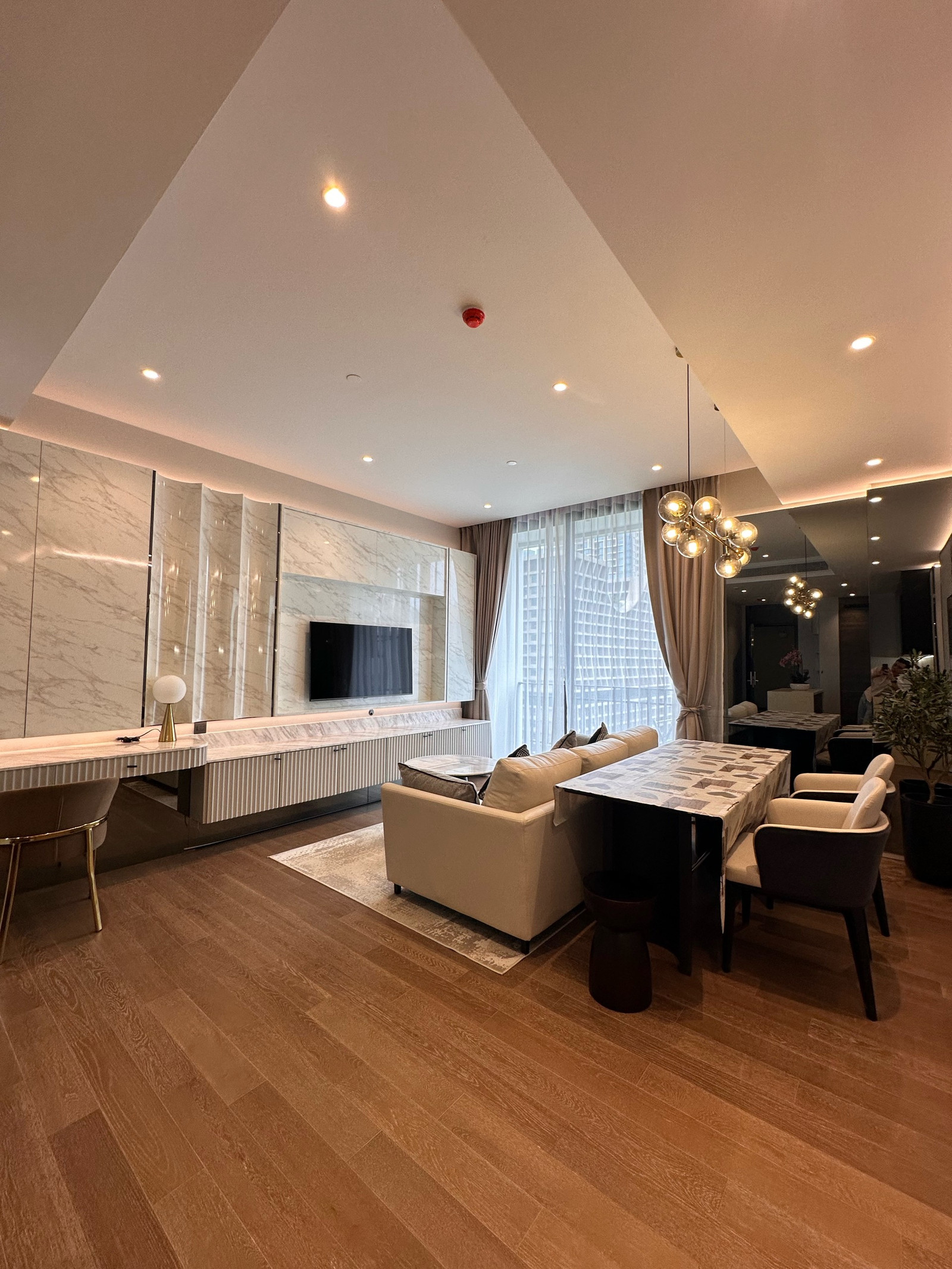 For Rent Muniq Langsuan For Rent Muniq Langsuan
