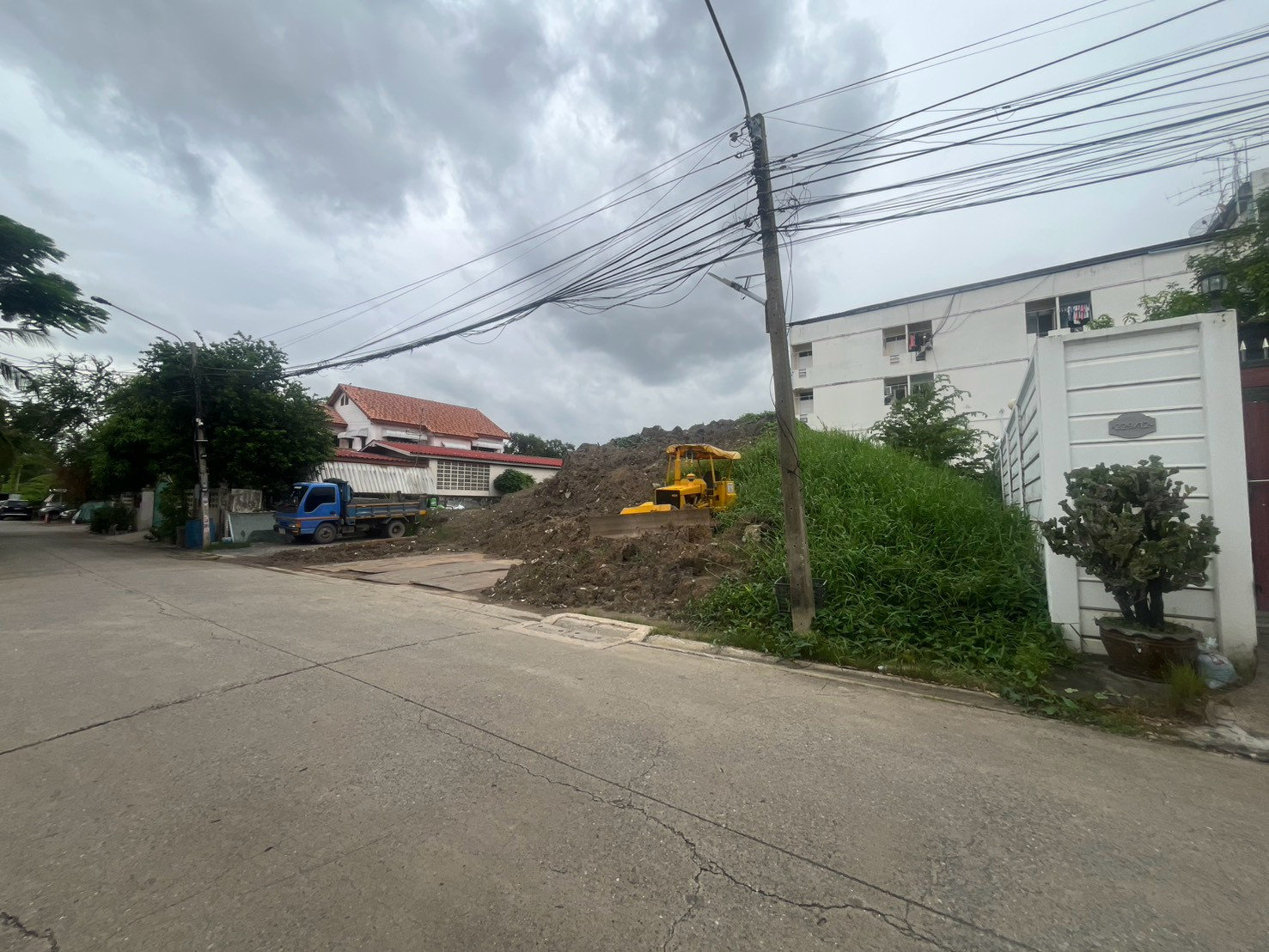 ทำเลทองด่วน! ขายที่ดินถมแล้ว 141 ตร.ว. วิภาวดี 60 (แยก 24) สร้างบ้านสวยได้ทันที – รูปที่ 4