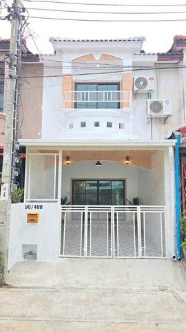 2-story townhouse for sale, Piyawararom Village, Phase 1, area 16 sq m., 3 bedrooms, good location near IQ Market.
