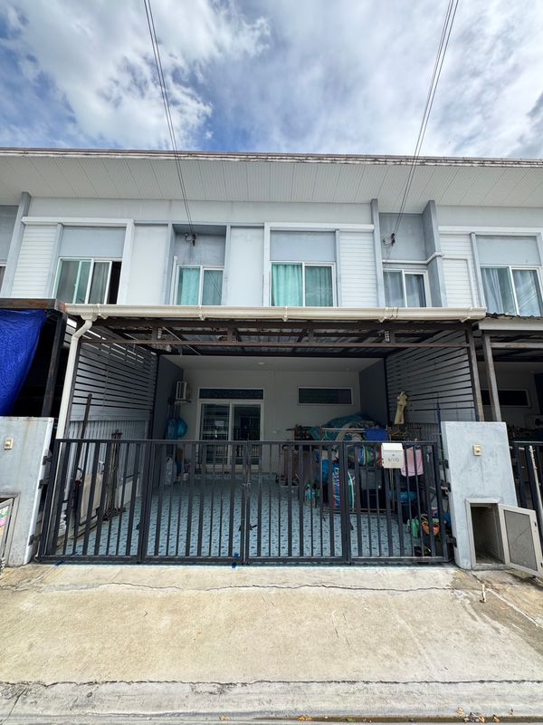 สภาพบ้านดี ขายถูกมาก! ทาวน์โฮม คาซ่า ซิตี้ วัชรพล - เพิ่มสิน (Casa City Watcharapol - Permsin) เดินทางสะดวกใกล้ทางด่วน และสนามบินดอนเมือง 