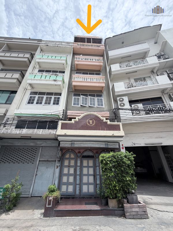An Apartment Building at This Price, in This Location — Extremely Rare Opportunity! For sale: Income-generating apartment building with 16 rental units in Sathu Pradit 30/1, Rama 3 – Yan Nawa – Chan Road area. 