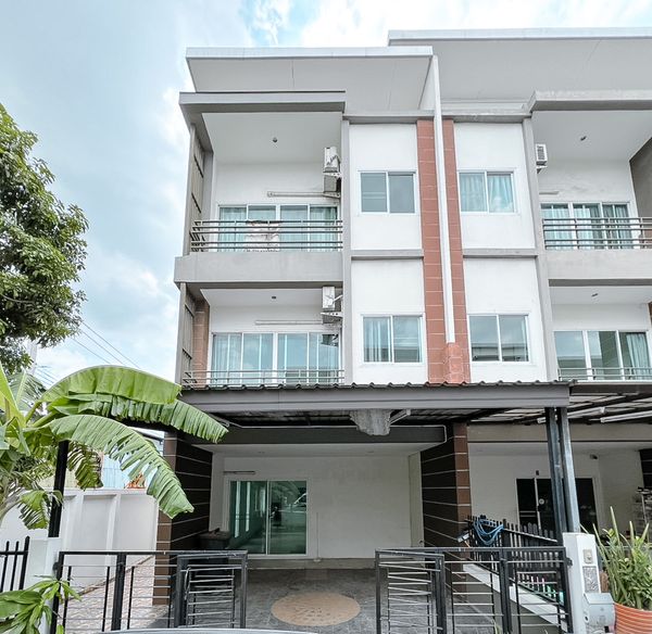 📍Modern style home office, 3 floors, corner unit 