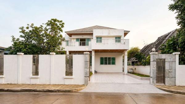 บ้านเดี่ยวหลังใหญ่ สไตล์โมเดิร์น 🏡 สัมมากร รามคำแหง 112 / 4 ห้องนอน (ขาย), Sammakorn Ramkamhang 112 / 4 Bedrooms (FOR SALE) AA657