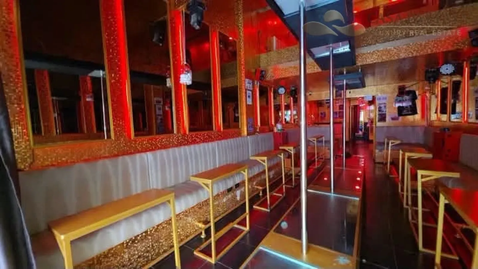 Golden Opportunity! 4-Story Bar for Takeover – Prime Buakhao Location