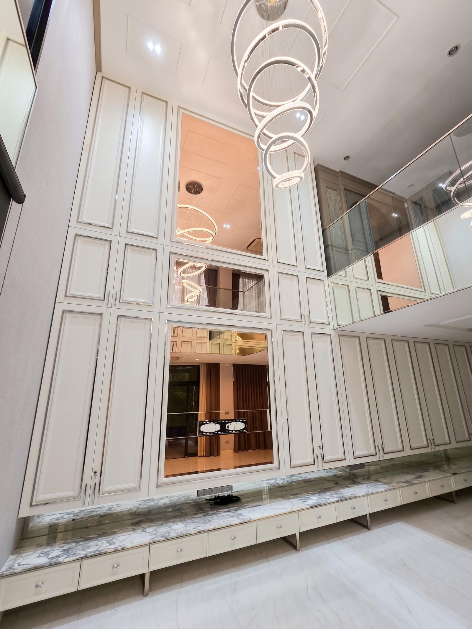 บ้านเดี่ยว 4 นอน | สระว่ายน้ำ และสวนส่วนตัว | ใกล้ The Mall Bangkae | Eastblue Real Estate