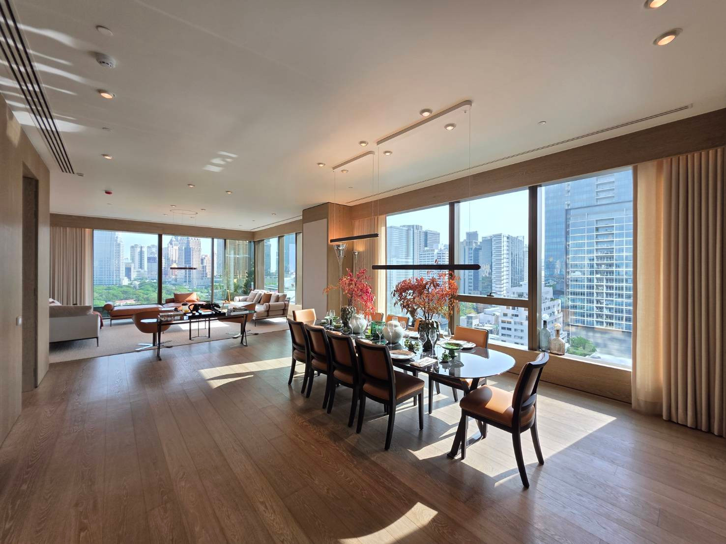 Nimit Langsuan: 4bed 4.5bath + Maid 330sqm. Panoramic Lumpini View 225,000,000 Am: 0656199198