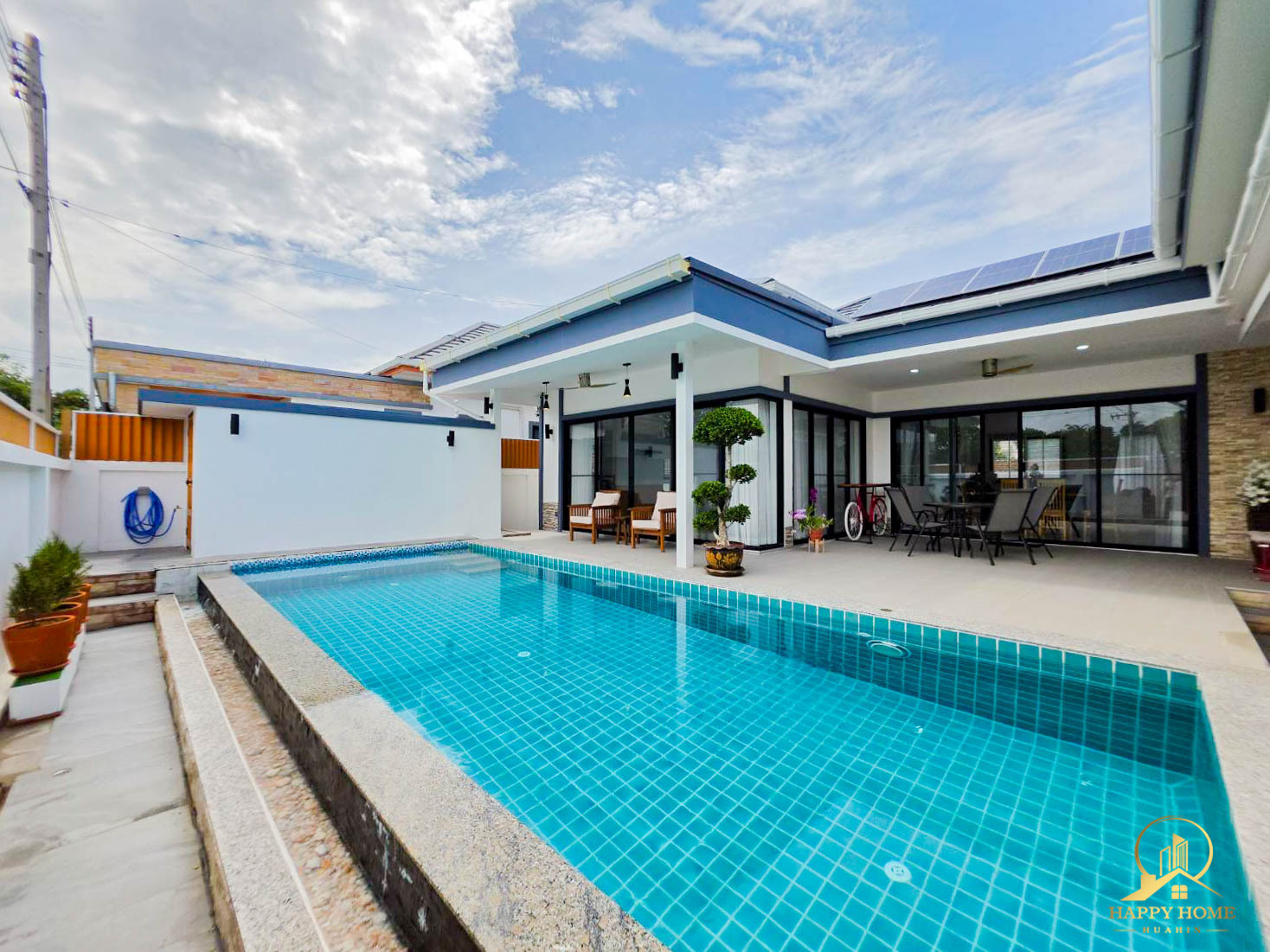 ขายบ้านสวย กลางเมืองหัวหิน พร้อมสระว่ายน้ำ ระหว่างซอย 𝟗𝟒 & 𝟏𝟎𝟐 โฉนดครุทแดง ขายบ้านสวย กลางเมืองหัวหิน พร้อมสระว่ายน้ำ ระหว่างซอย 𝟗𝟒 & 𝟏𝟎𝟐 โฉนดครุทแดง